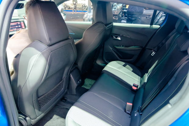 Les passagers seront à l'étroit à l'arrière de la 208