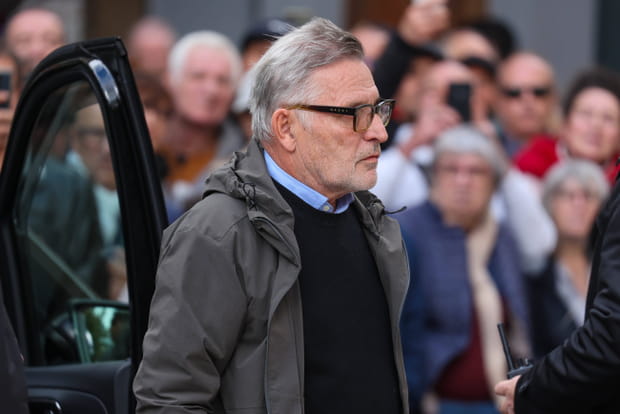 Bruno Moynot au visage fermé aux obsèques de Michel Blanc