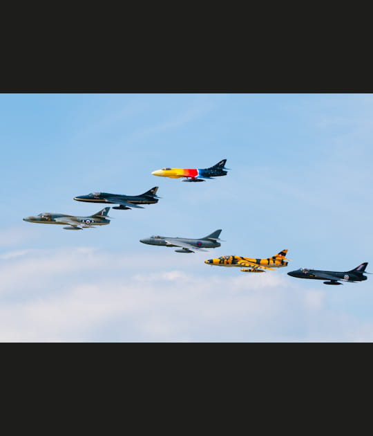 Six Hunter dans le ciel