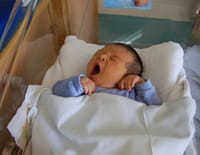 90' Enquêtes : Urgences pédiatriques : ils ont la vie de nos enfants entre leurs mains