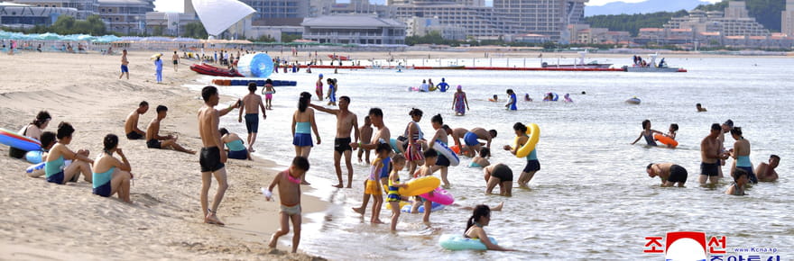 Une touriste a pass&eacute; ses vacances &agrave; la plage en Cor&eacute;e du Nord&nbsp;: &quot;tout &eacute;tait impeccable, ils vendent des missiles en plastique&quot;