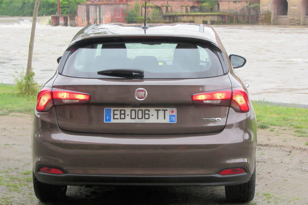 Une face arrière spécifique