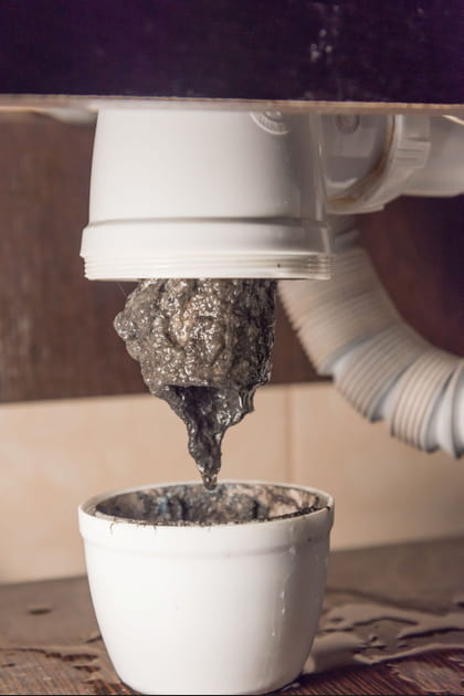 Voici la solution de pro si votre douche est tr&egrave;s bouch&eacute;e
