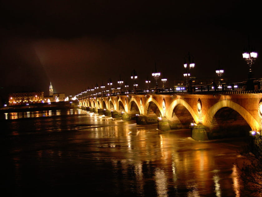 Pont de pierre &agrave; Bordeaux