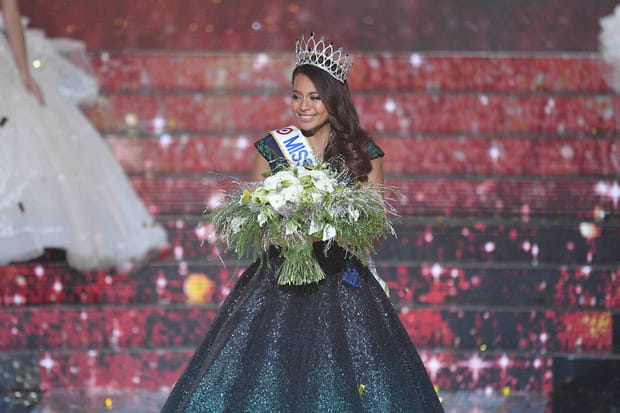 Vaimalama Chaves très émue