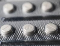Dollars noirs : Le trafic de faux médicaments