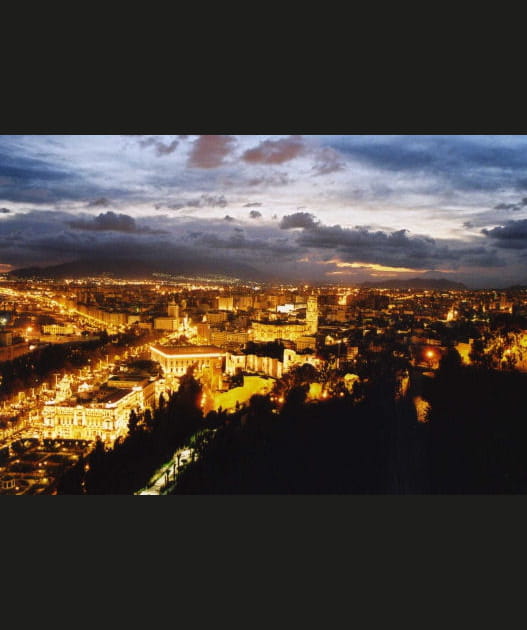 La nuit tombe sur Malaga