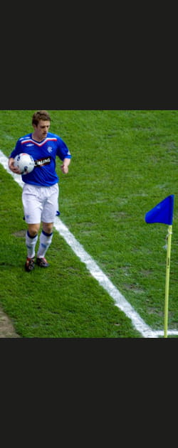 Steven Davis baisse son salaire de 75&nbsp;%