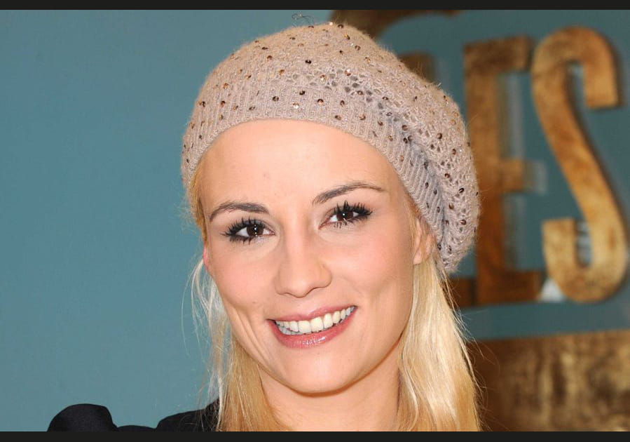 Elodie Gossuin : presque &eacute;cras&eacute;e entre deux bateaux