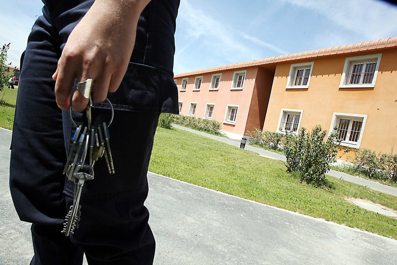 Cellules souillées, repas jugés insuffisants : les conditions de vie des mineurs à la prison de Marseille dénoncées