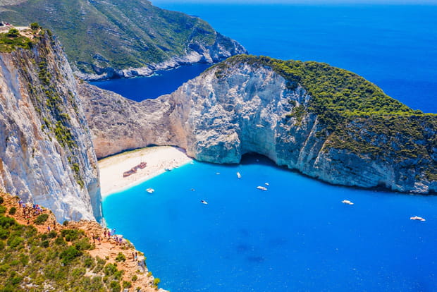 La plage de Navagio à Zante, l'une des plus belles plages de Grèce