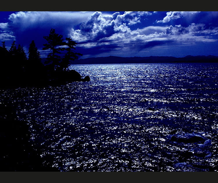 Clair de lune sur le lac Tahoe