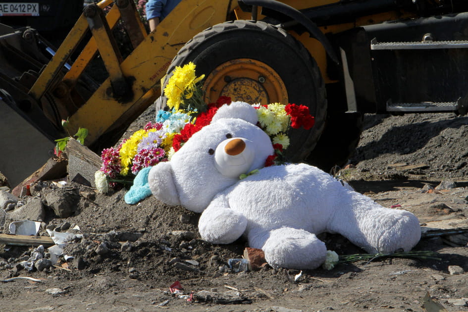 Lieu de recueillement apr&egrave;s le bombardement d'une maison