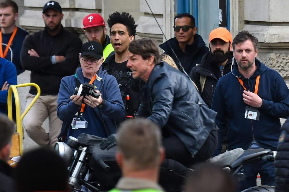 Tom Cruise enfourche sa moto