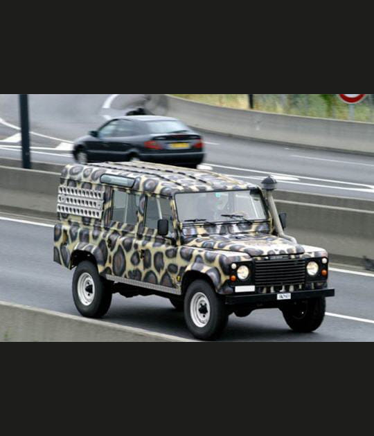 Un 4x4&nbsp;gu&eacute;pard dans la jungle urbaine