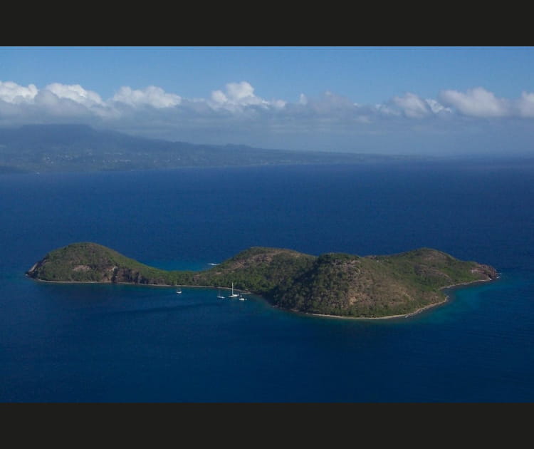 Vue sur l'&icirc;let Cabri, petit joyau des Saintes