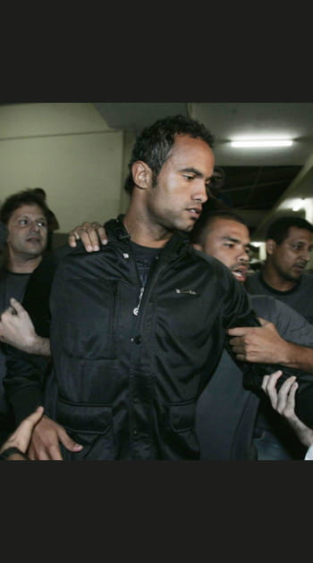 Bruno Souza enl&egrave;ve et s&eacute;questre sa petite amie