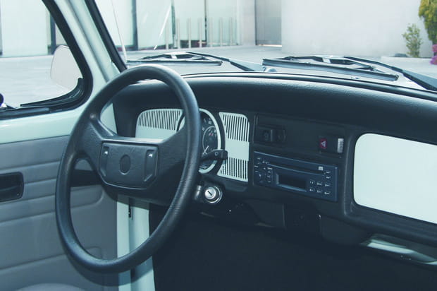 1957 : nouveau tableau de bord