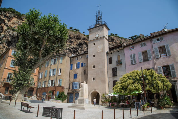 5e : Cotignac, Var