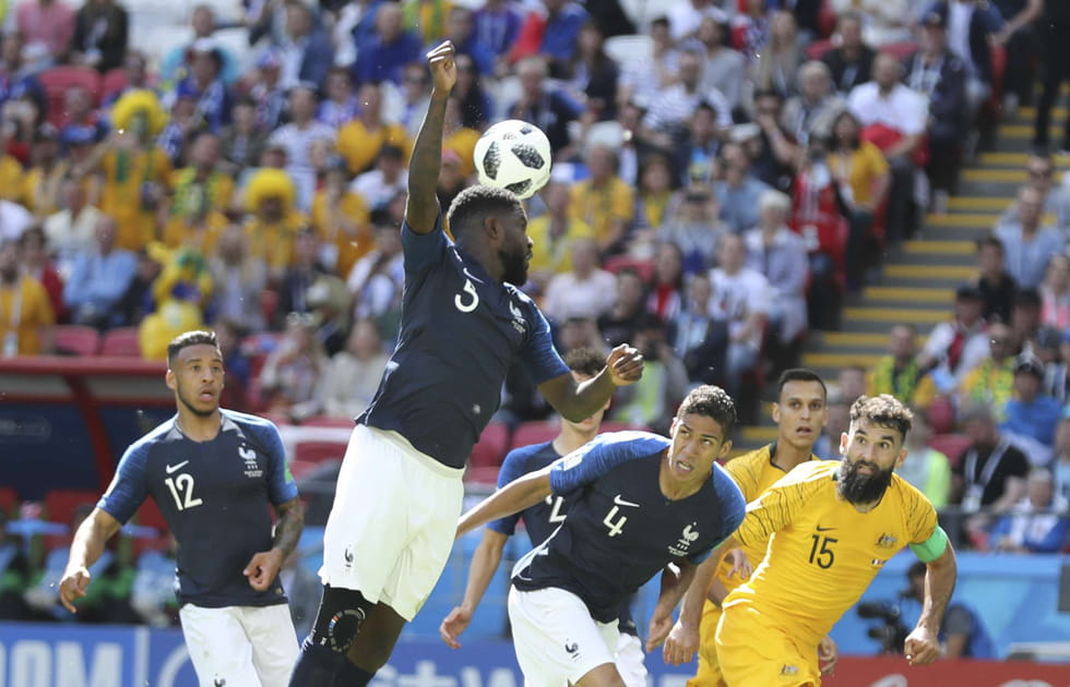 L'&eacute;trange main d'Umtiti