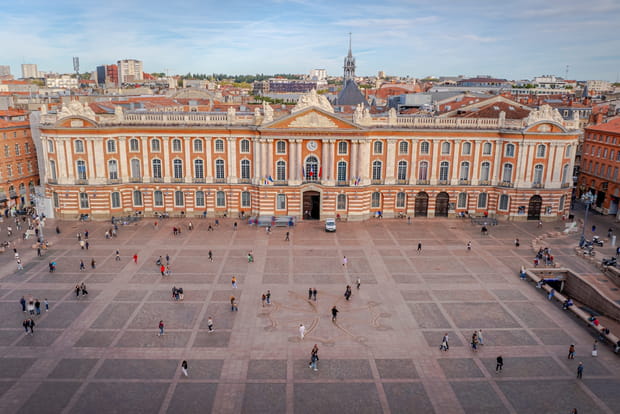 7e : la Place du Capitole en Occitanie