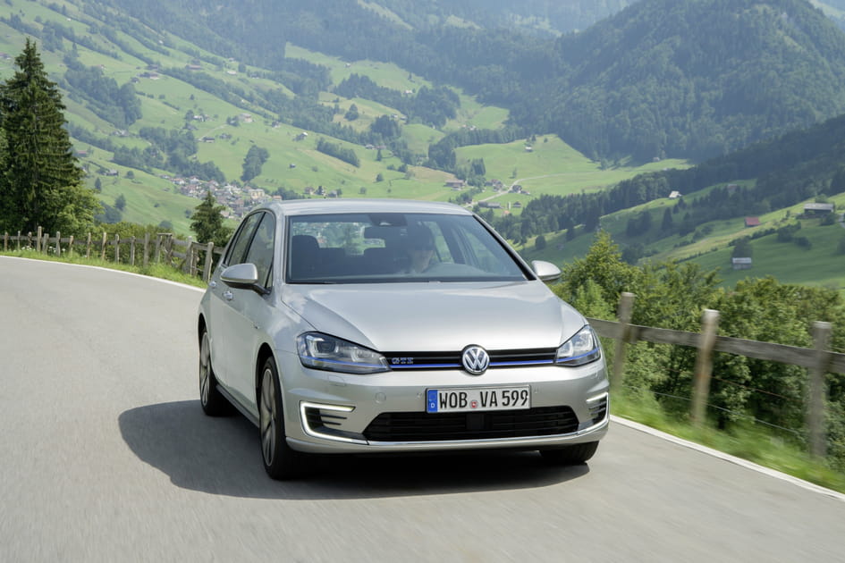 Volkswagen Golf : 392 euros