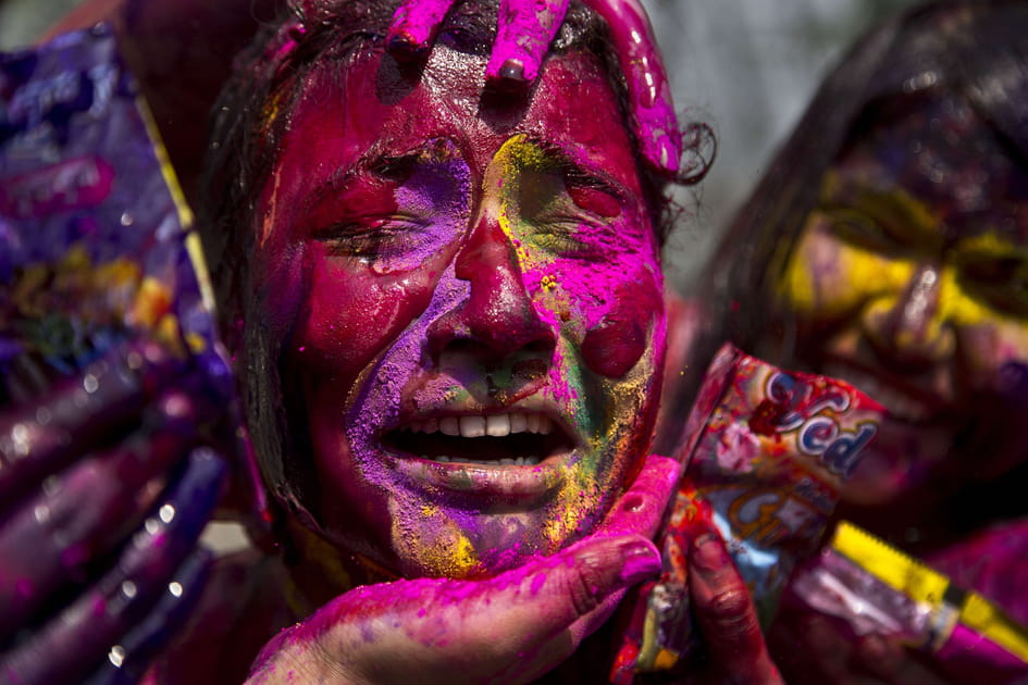 Des visages multicolores