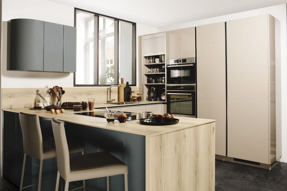 Du beige et du gris pour une cuisine chic