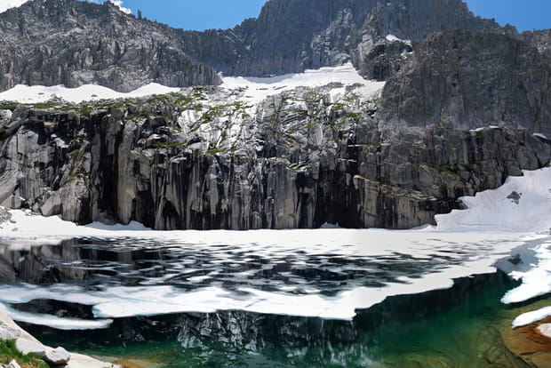 Precipice Lake dans le parc des Sequoia géants