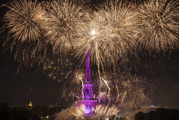 Les plus belles images du feu d'artifice du 14 juillet 2022 à Paris