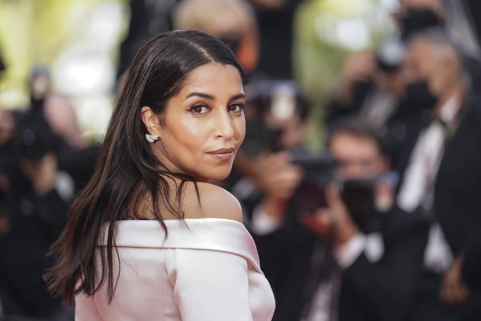 Le&iuml;la Bekhti, classe &agrave; la fran&ccedil;aise
