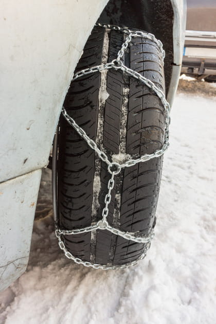 Quelle diff&eacute;rence entre pneu hiver et cha&icirc;nes&nbsp;?