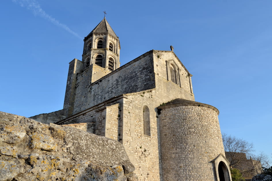Eglise de la Garde Adh&eacute;mar