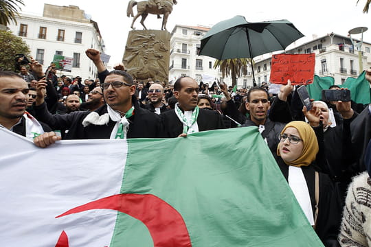 Algérie [Direct] : première manifestation post-Bouteflika, que veulent les Algériens ?