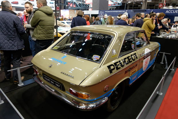 Une Peugeot 204 Coupé de course