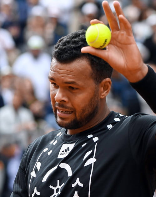 Joe Wilfried Tsonga et la bouche d'incendie