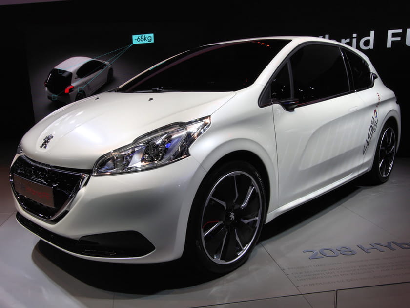 Peugeot 208&nbsp;HYbrid FE