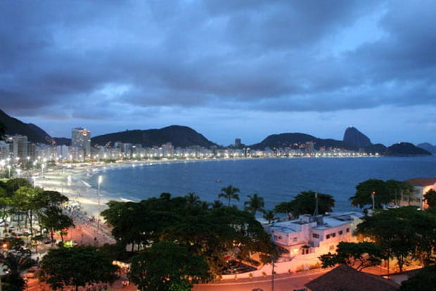 La nuit tombe sur Rio