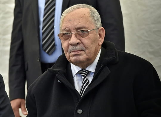 L'Algérie dévoile un nouveau gouvernement, censé apaiser la contestation