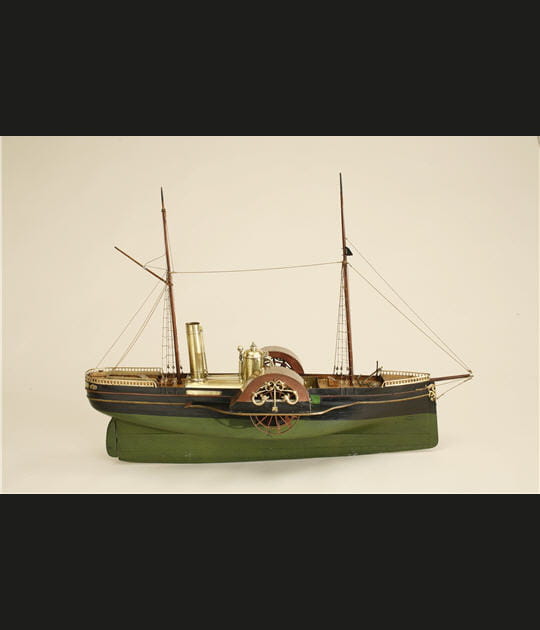 Les bateaux jouets sortent de l'oubli