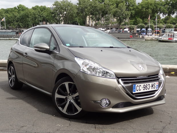 La Peugeot 208 et son look racé