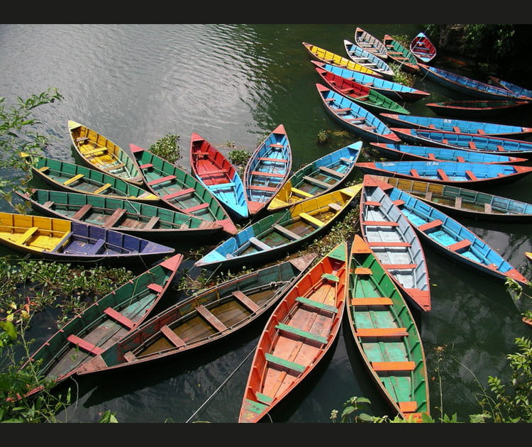 Sur le lac de Pohkara