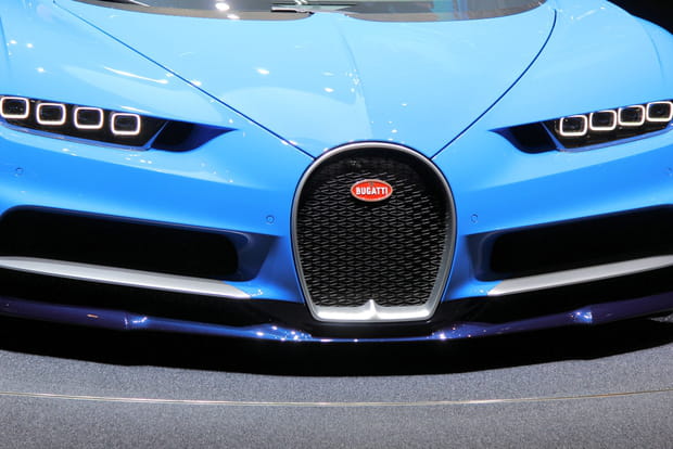 La calandre en fer de cheval est toujours là