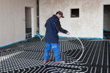 installation d'un plancher chauffant.