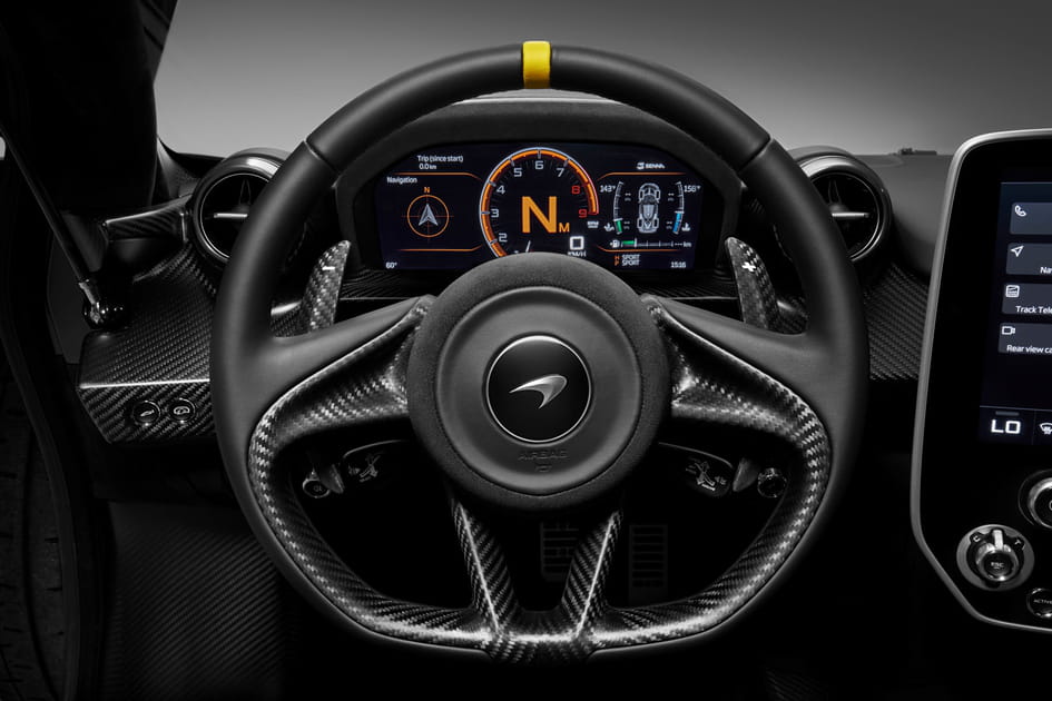 L'int&eacute;rieur de la version Senna Carbone
