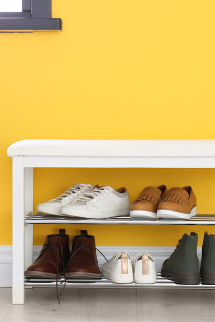 Laisser ses chaussures &agrave; l'entr&eacute;e