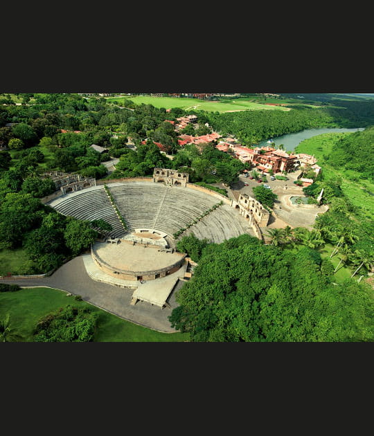 Altos de Chavon, village perch&eacute;