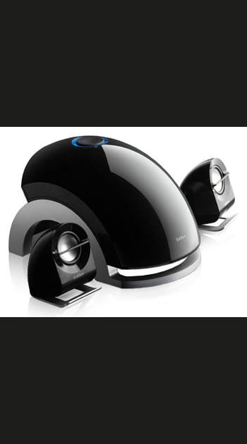Des enceintes design au son correct
