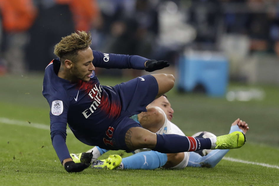 Neymar a d'abord pein&eacute;...