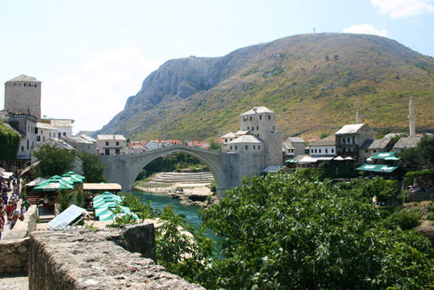 Mostar : son pont, son village